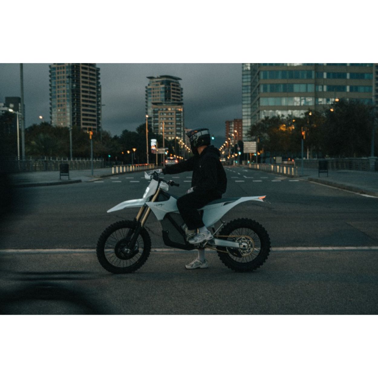 Motocicleta eléctrica STARK VARG EX 60cv - 80cv - Imagen 26